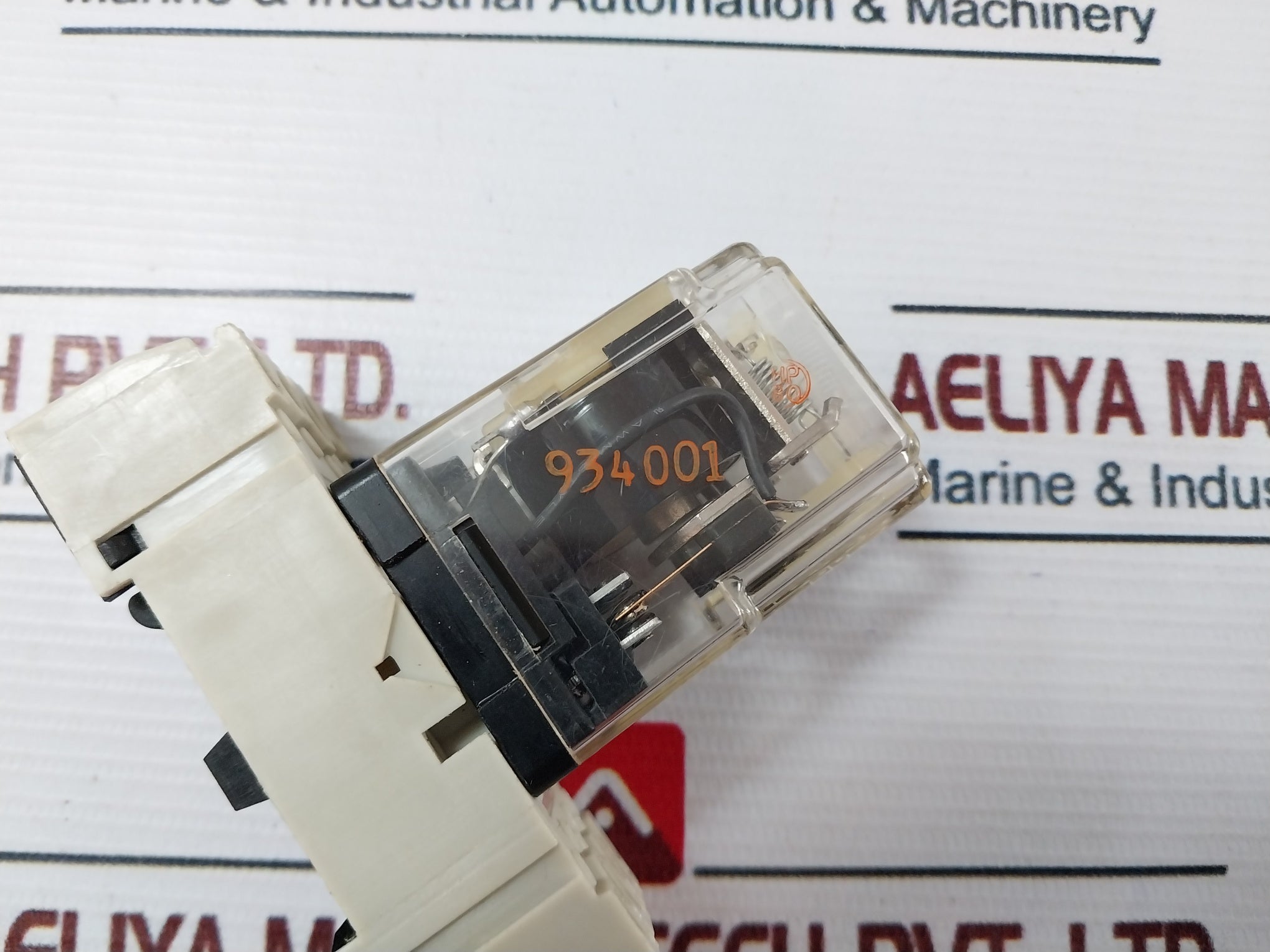 Siemens V23100V9113F206 Plug-in Relay With Base 10A 250V