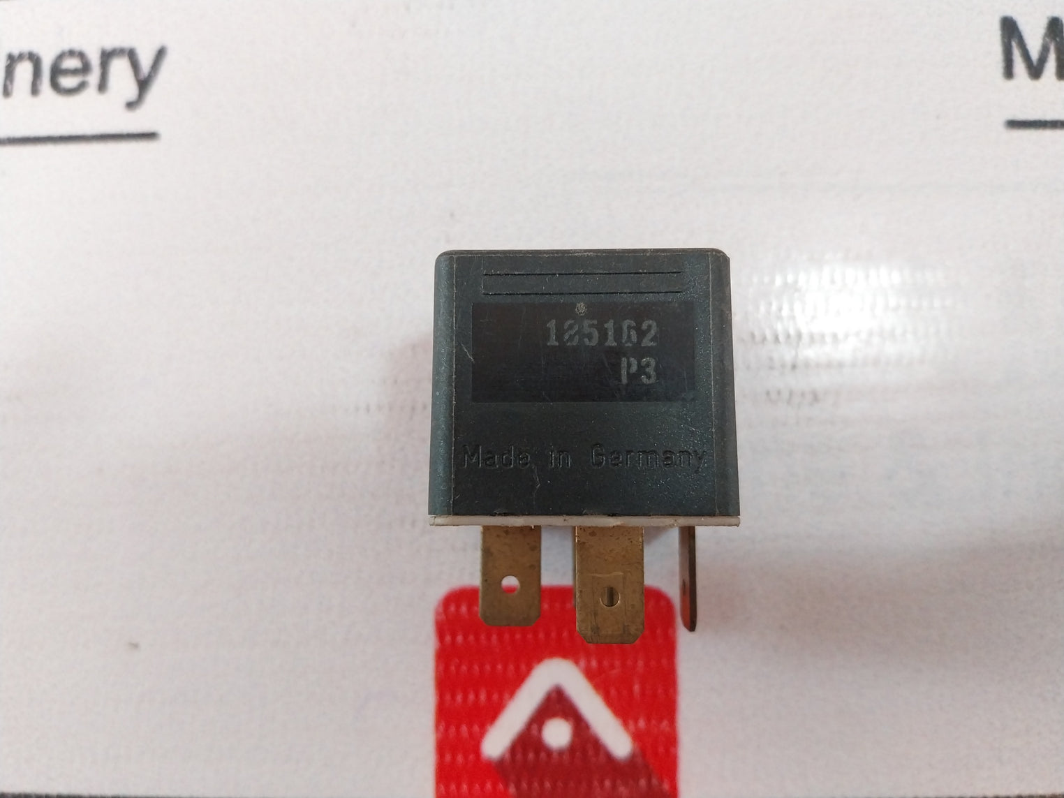Bosch Volvo 0 332 209 214 Relay 24V