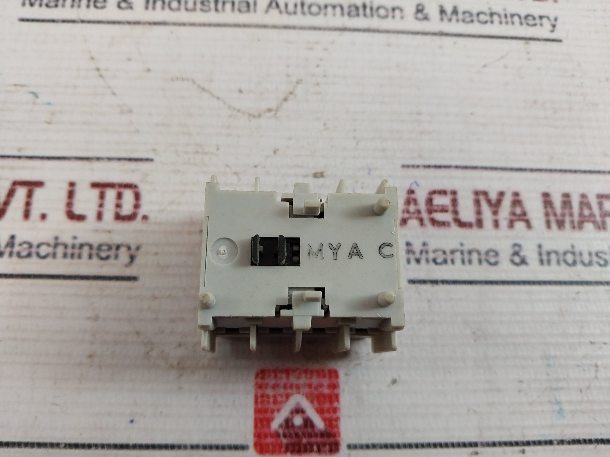 Allen-bradley 100-kfa04E Auxiliary Contact Block 10A 600Vac Ser: A