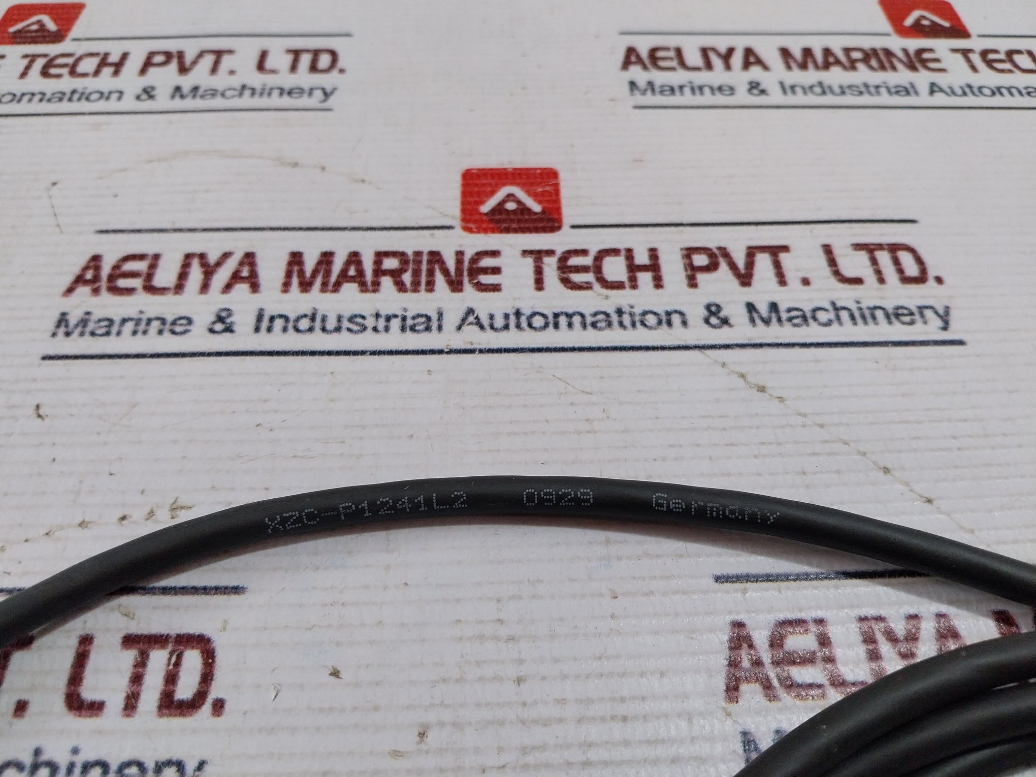 Telemecanique Xzc P1241L2 2M Wired Female Connector Ip67