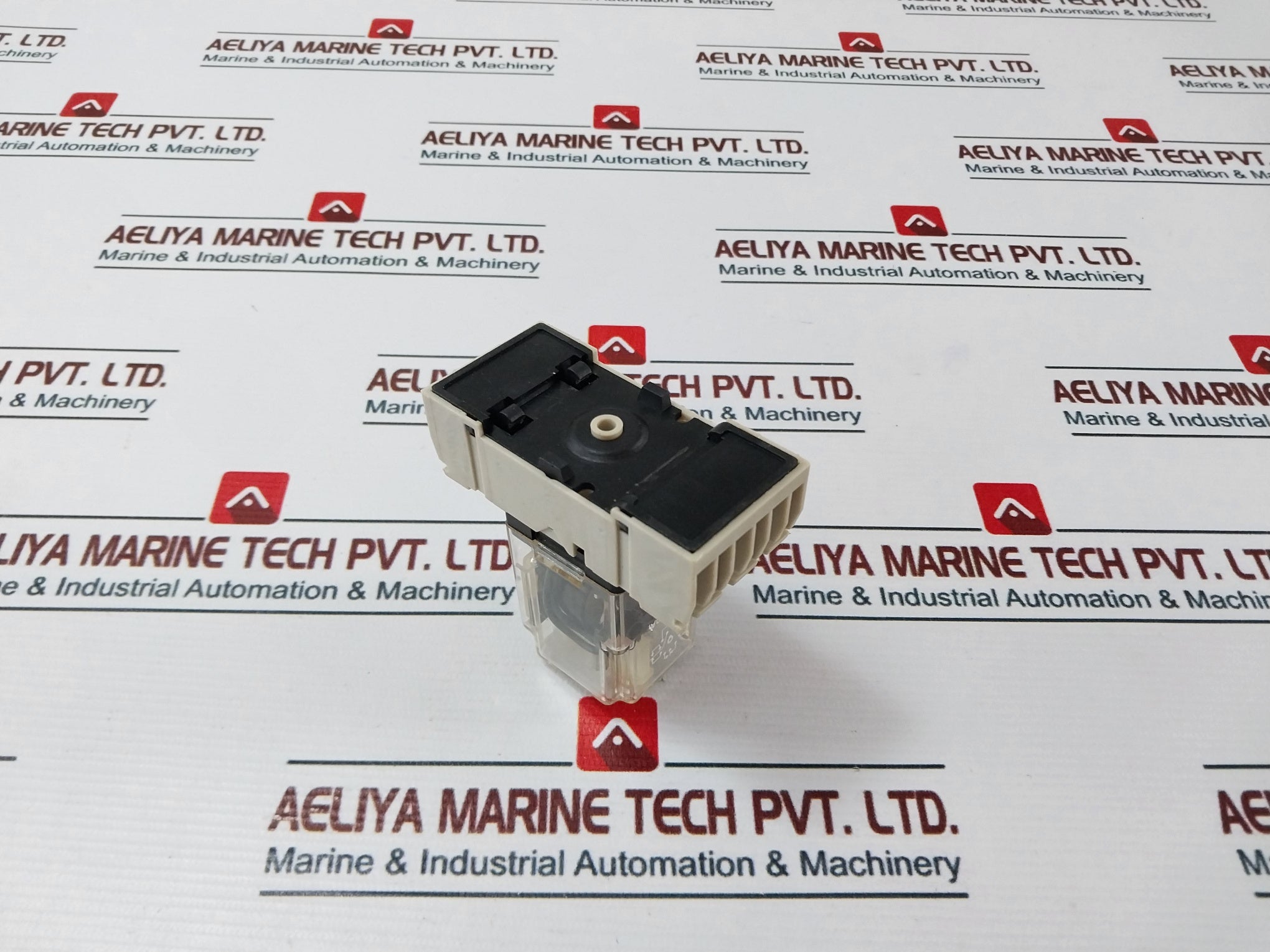 Siemens V23100V9113F206 Plug-in Relay With Base 10A 250V