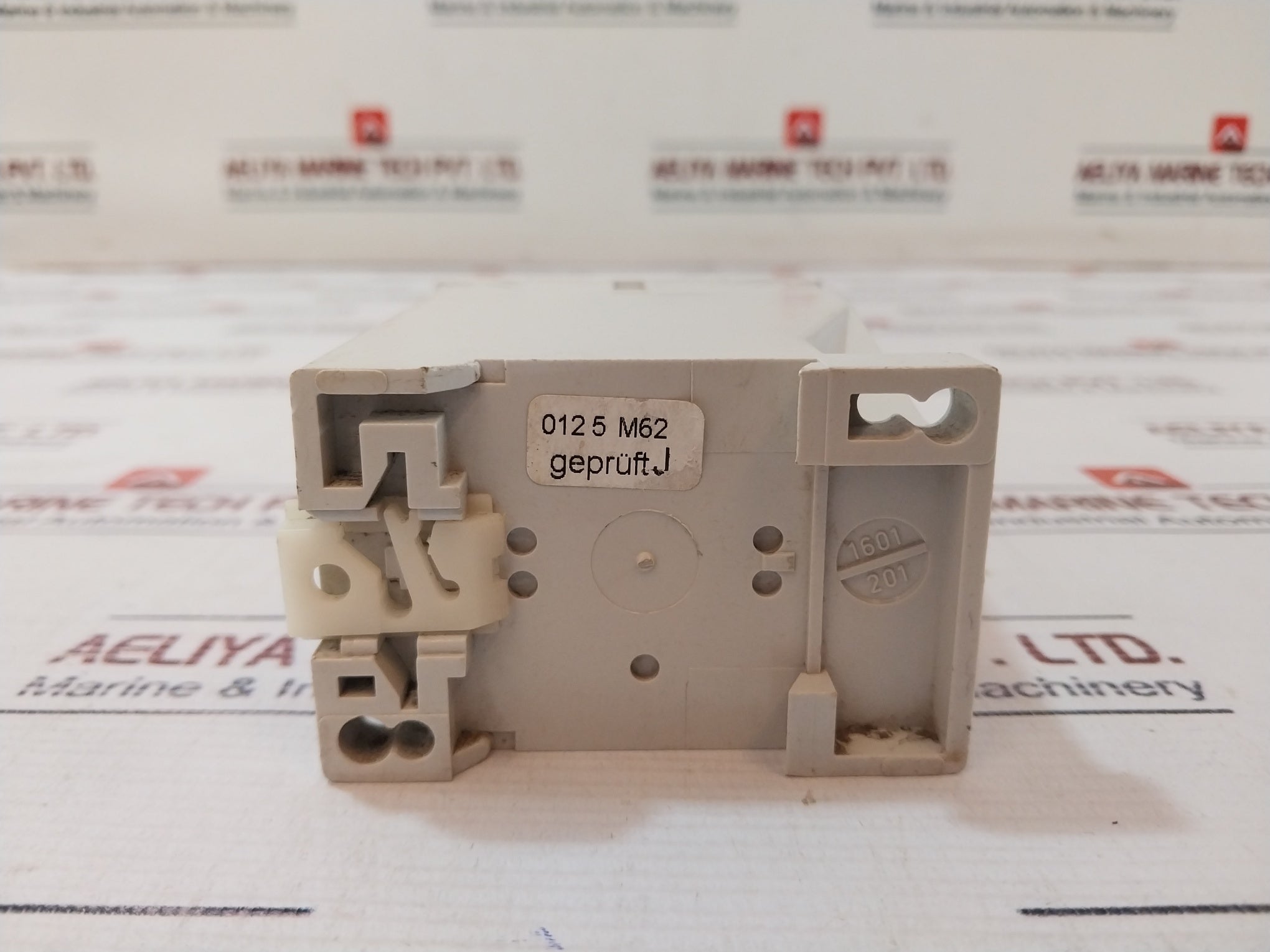 Siemens 7Pu7020-1Cm30 Two Wire Time Relay 60-250V 50/60Hz