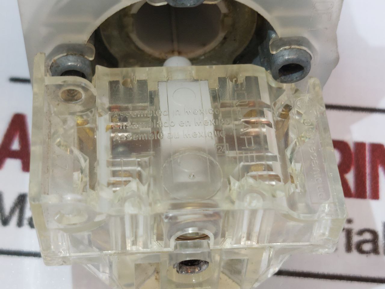 Telemecanique 9001kr1uh13 Pushbutton Operator 3l-2010-05-12