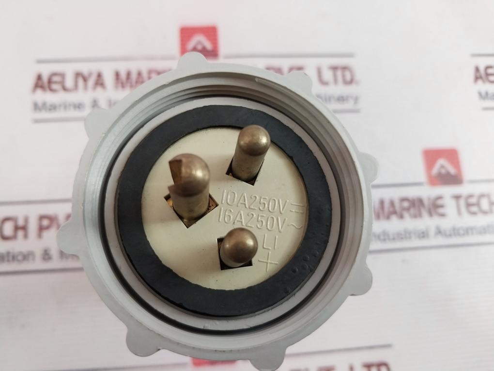 792881 Hna Type Waterproof Three-pin Plug 250V 10A