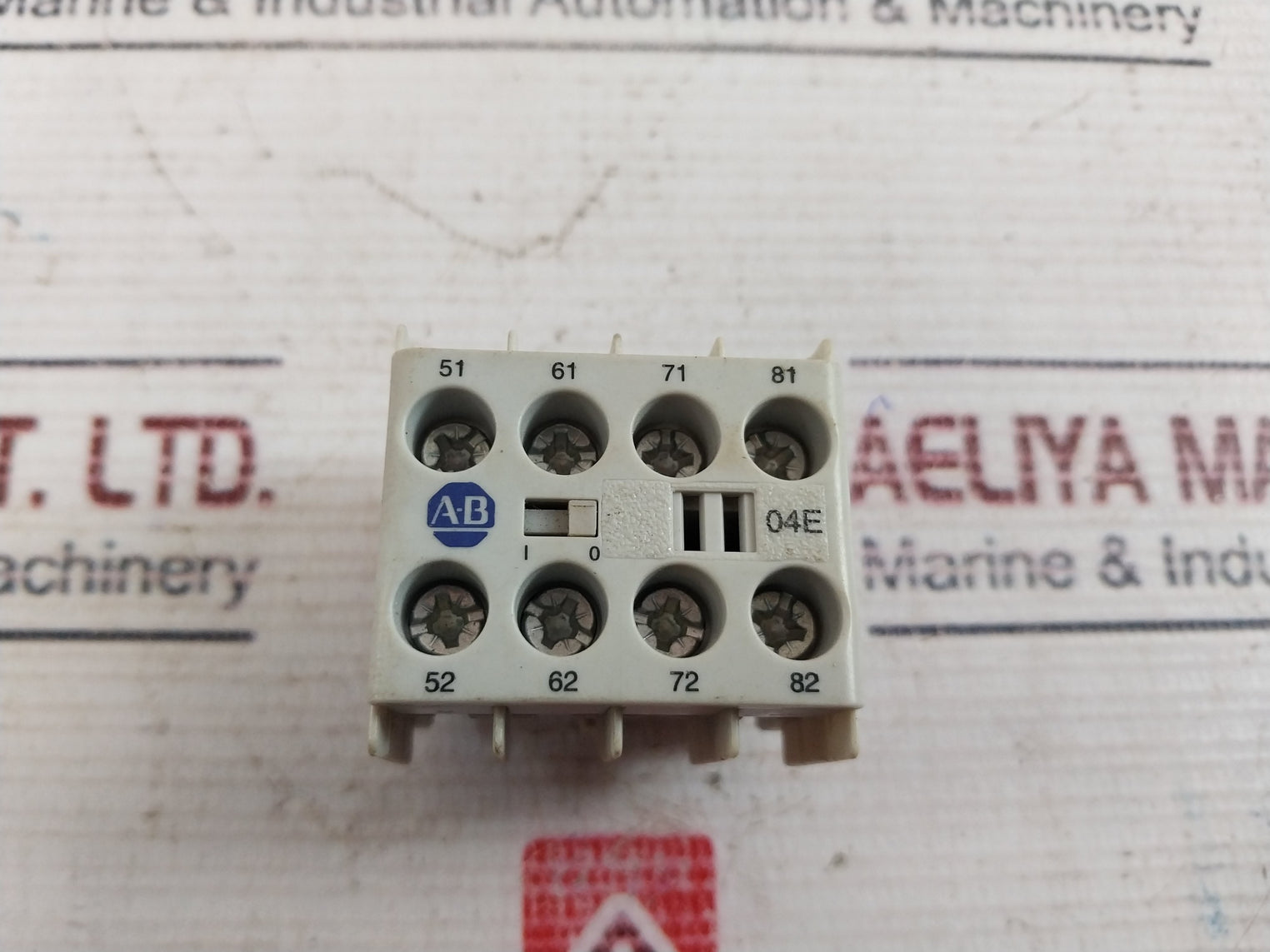 Allen-bradley 100-kfa04E Auxiliary Contact Block 10A 600Vac Ser: A