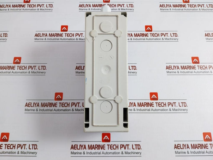 83092 Unika Interlocked Socket 32A Schneider Electric