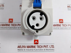 83092 Unika Interlocked Socket 32A Schneider Electric
