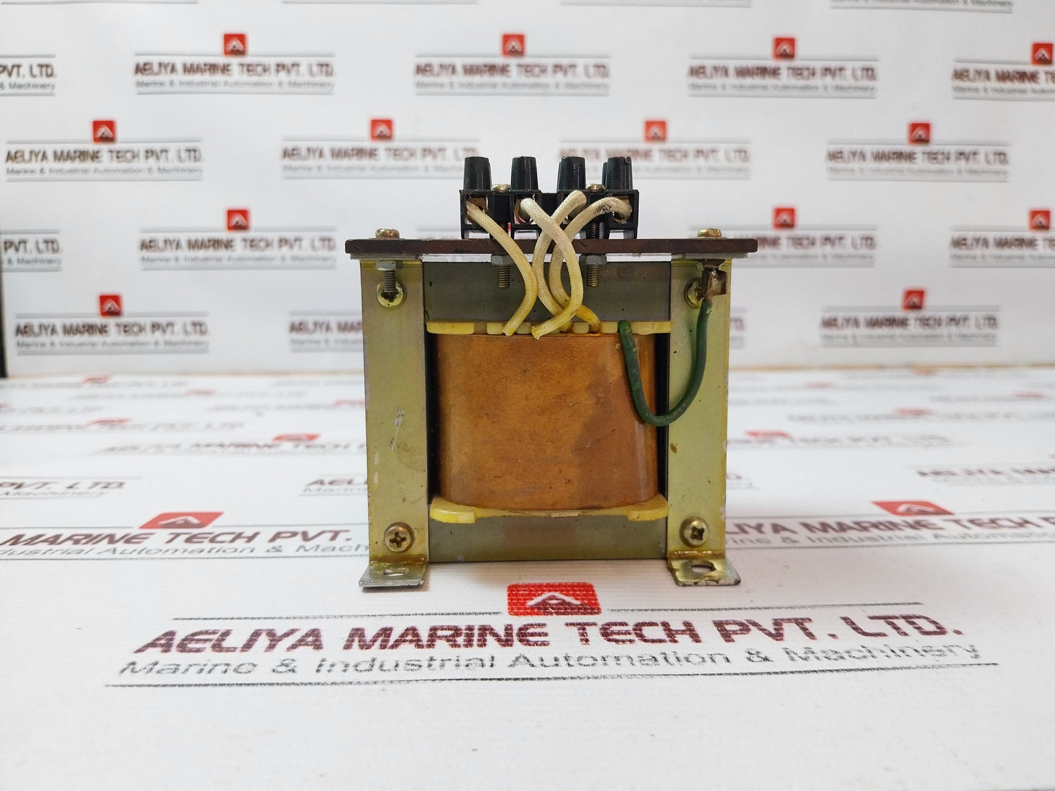 851.0.40.84.051 Isolating Transformer 220/220V