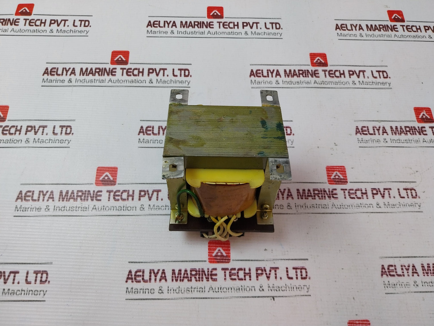 851.0.40.84.051 Isolating Transformer 220/220V