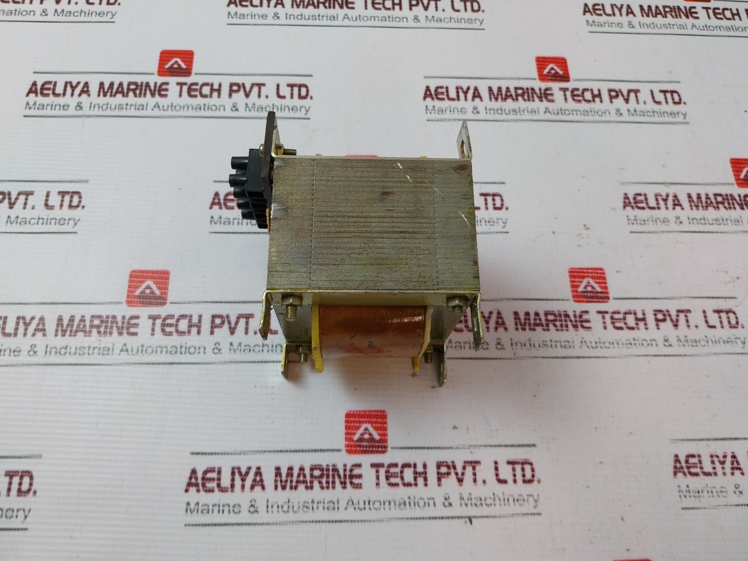 851.0.40.84.051 Isolating Transformer 220/220V