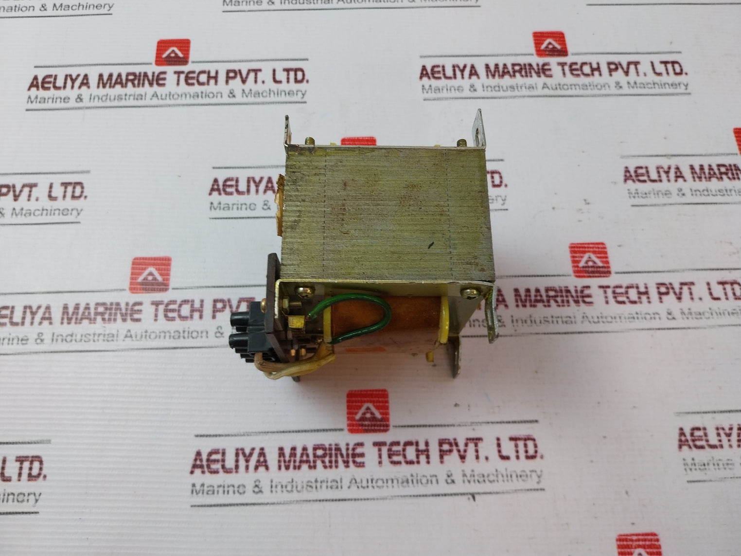 851.0.40.84.051 Isolating Transformer 220/220V