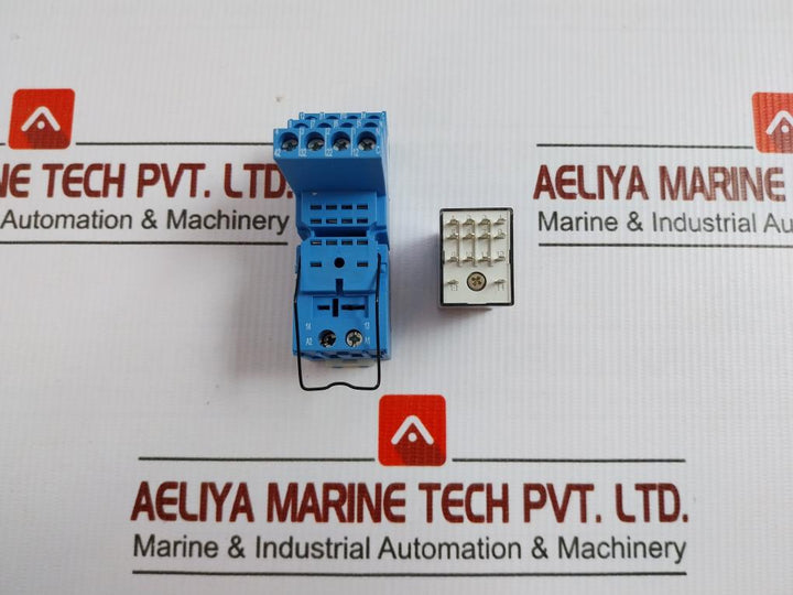 94.04 55.34.8.230.0040 Finder 230V Ac 10A Ass Interface Relay With Socket Module