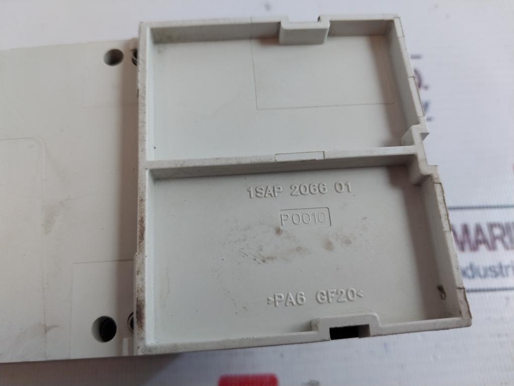 Abb 1Sap250100R0001 Analog Input/Output Module Ax521 Up 24Vdc 5W