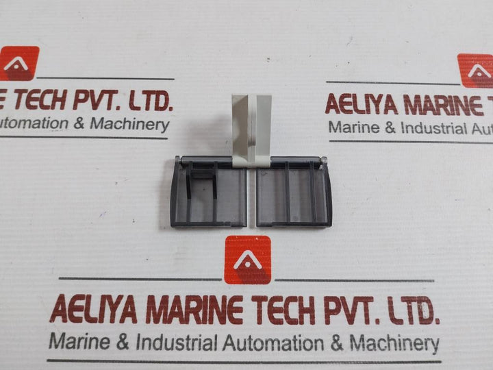 Abb 1Sda038351R1 Padlock Device In Open Position
