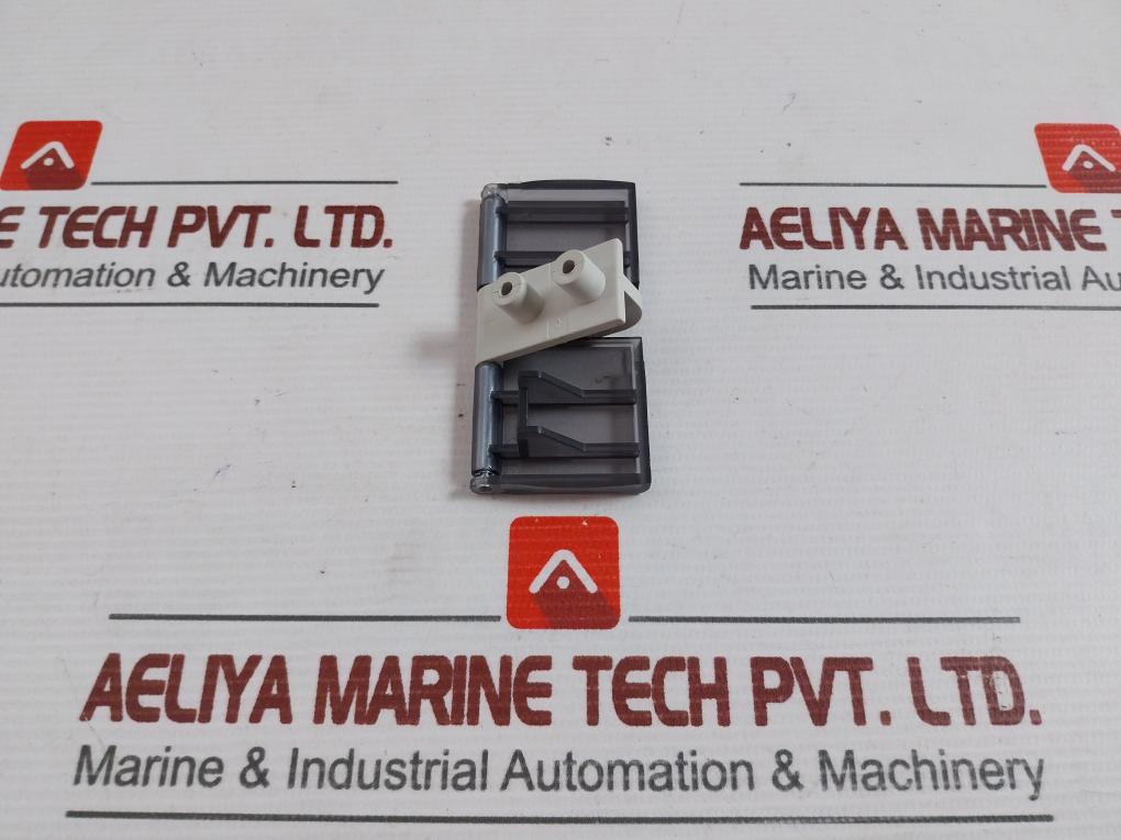 Abb 1Sda038351R1 Padlock Device In Open Position