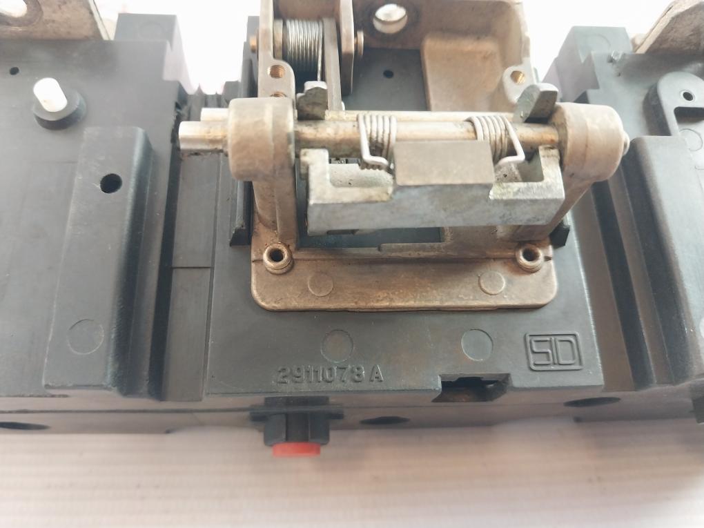 Abb 1Sda051448R1 Tripping Mechanism Main Switchboard