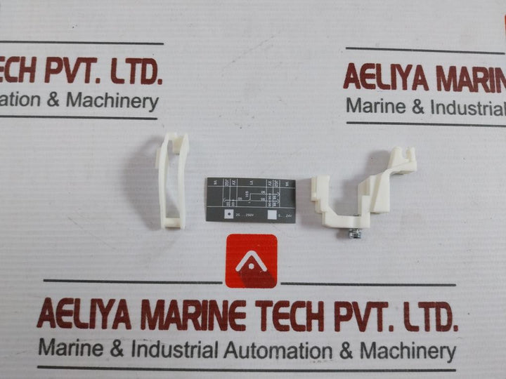 Abb 1Sda064507R1 Key Lock And Heavy Duty Padlock Kit Aux-sa-c 250 V Xt2-xt4 W