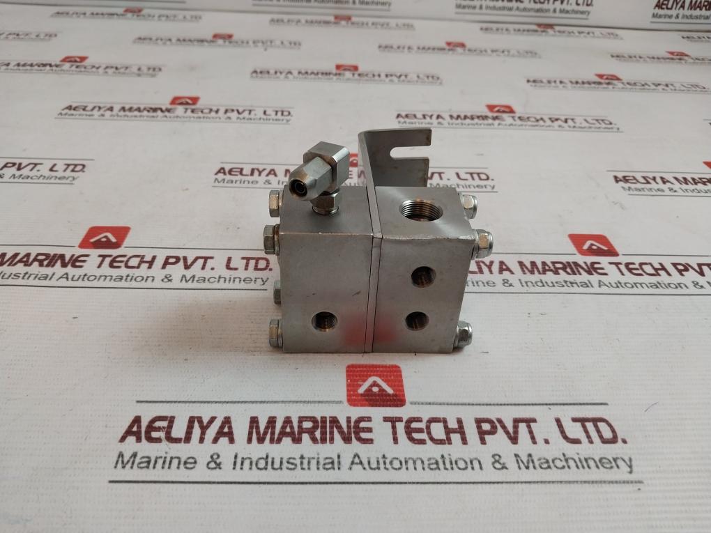 Abb 3Hnm 09704-1 Cleaning Unit Valve Manifold Module