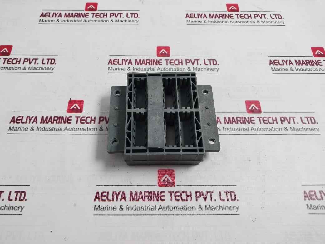 Abb 64674731 Multi Pole Fuse Holder Insulating Support Pa 6/66