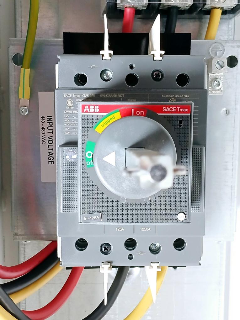 Abb Ach580-pcr-077A-4+E213 Hvac Drive With Circuit Breaker Disconnect 440-480Vac