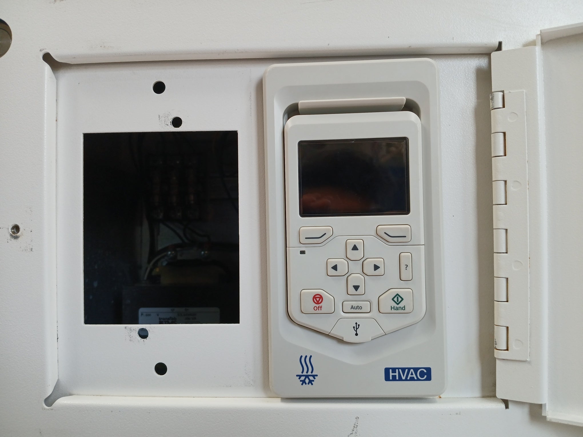 Abb Ach580-pdr-022A-6+B058 Vfd (Variable Frequency Drive) 600Vac 22A 50/60Hz