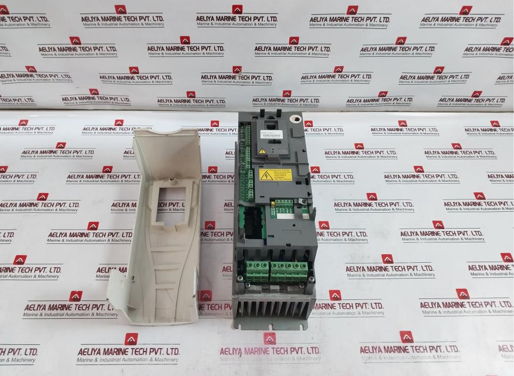 Abb Acs550-01-05A4-4 Frequency Converter 2.2Kw Input 380-480V 5.4A Output 500Hz