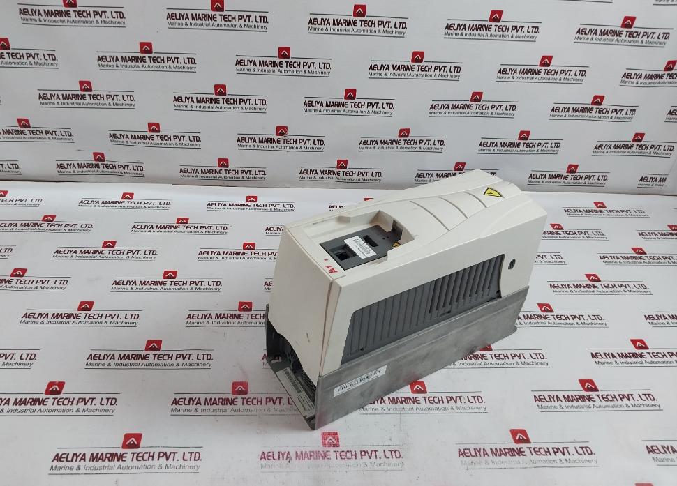 Abb Acs550-01-05A4-4 Frequency Converter 2.2Kw Input 380-480V 5.4A Output 500Hz