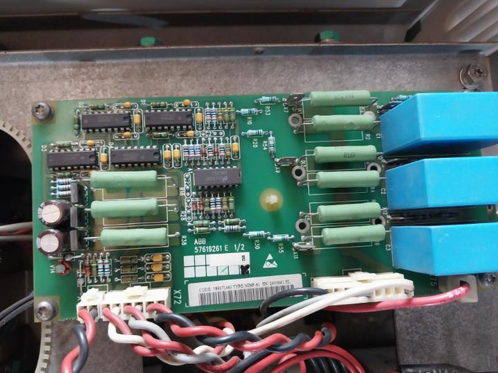 Abb Acs600 Acs60401006000c0200901 Singledrive Module 525-690 V 62/87 A 48-63 Hz