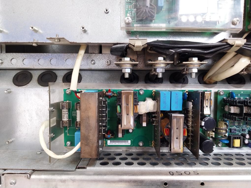 Abb Acs800-104-0400-5+C126 Inverter Drive Module 513-707 Vdc 546 Adc