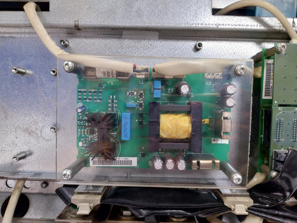 Abb Acs800-104-0400-5+C126 Inverter Drive Module 513-707 Vdc 546 Adc