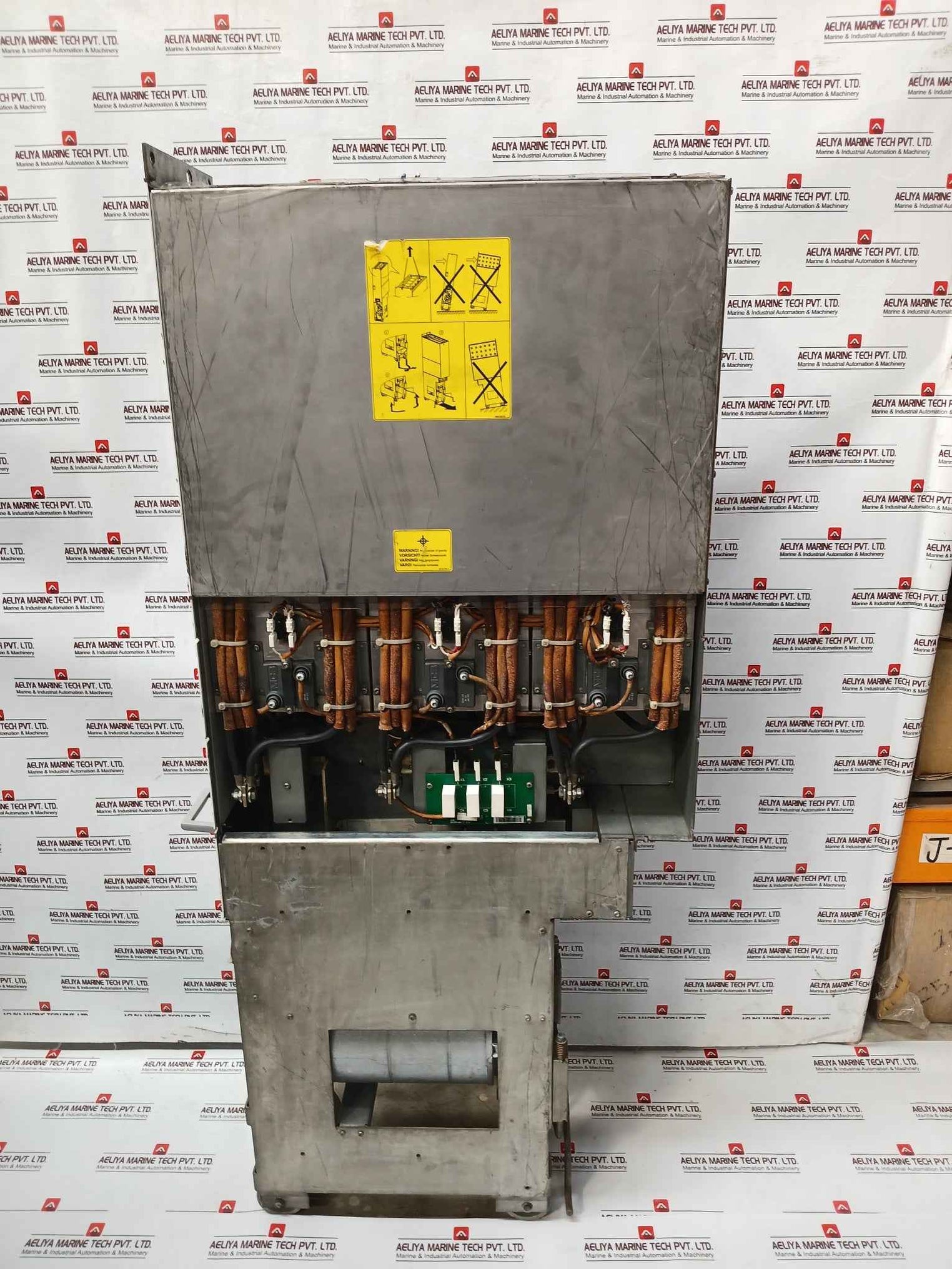 Abb Acs800-104-0440-7+e205+q950+v991 Frequency Drive 709–976 Vdc 458 Adc