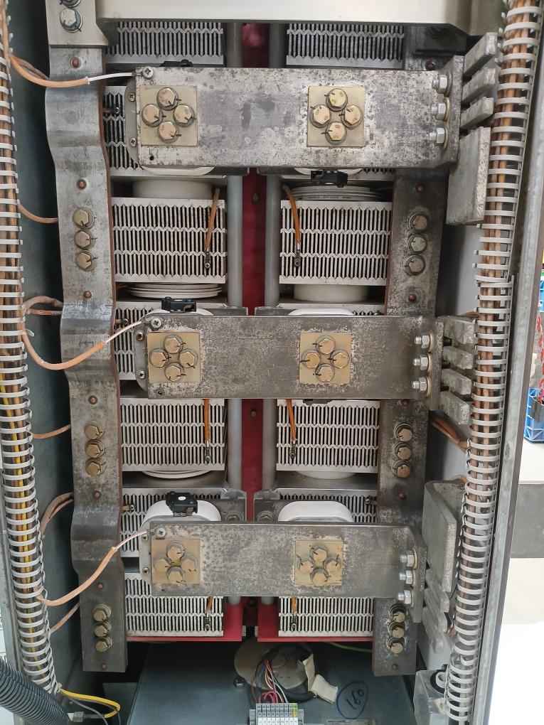 Abb Acs800-104-0440-7+e205+q950+v991 Frequency Drive 709–976 Vdc 458 Adc