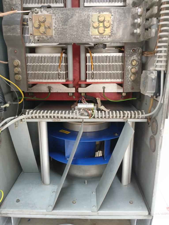 Abb Acs800-104-0440-7+e205+q950+v991 Frequency Drive 709–976 Vdc 458 Adc