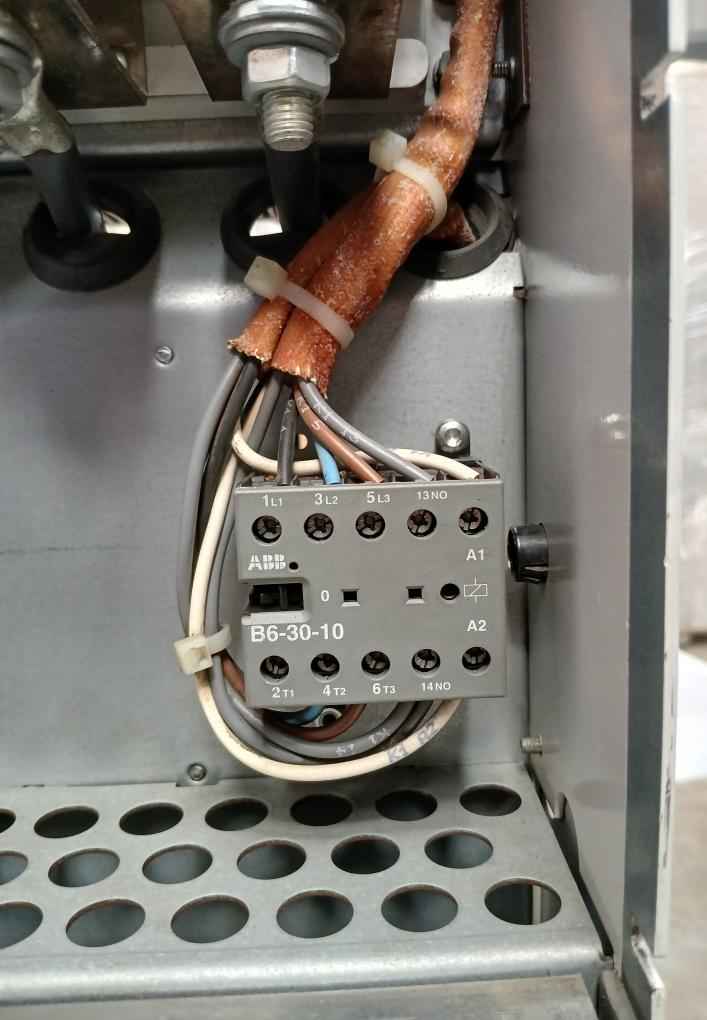 Abb Acs800-104-0580-7+e205+ V991 Industrial Inverter Drive 709–976 Vdc 583 Adc