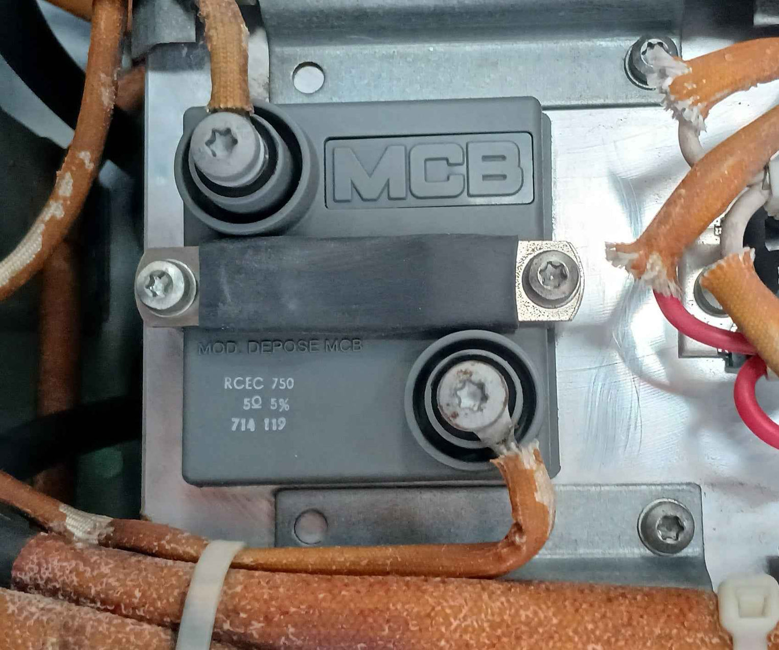 Abb Acs800-104-0580-7+e205+q950+v991 Inverter Drive Module 0–690vac 486a 0–300hz