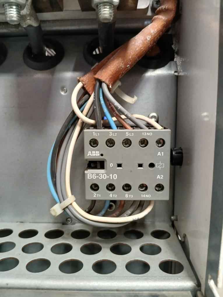 Abb Acs800-104-0580-7+e205+v991 Industrial Inverter Drive 0–690 Vac 486a 0–300hz