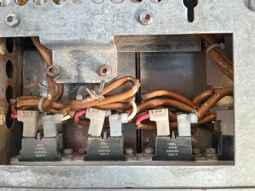 Abb Acs800-104Lc-0700-7+E205+Q950 Frequency Drive 68606039 583 A