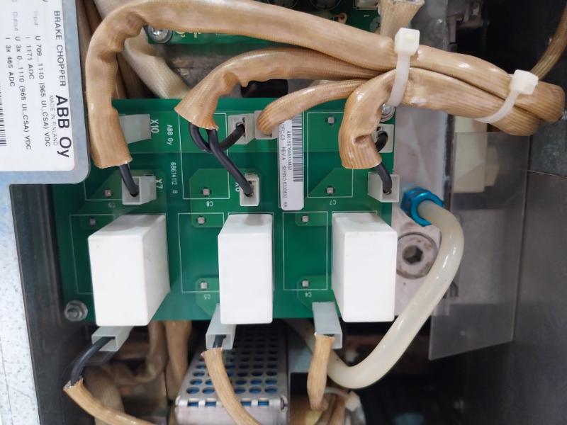 Abb Acs800-104lc-0700-7+e205+q950 Line Converter Inverter I/o Module Rev a