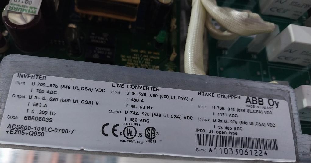 Abb Acs800-104lc-0700-7+e205+q950 Line Converter Inverter I/o Module Rev a