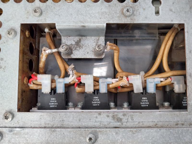 Abb Acs800-104Lc-0700-7+E205+Q950 Low Voltage Industrial Ac Drive 700 Adc 583 A