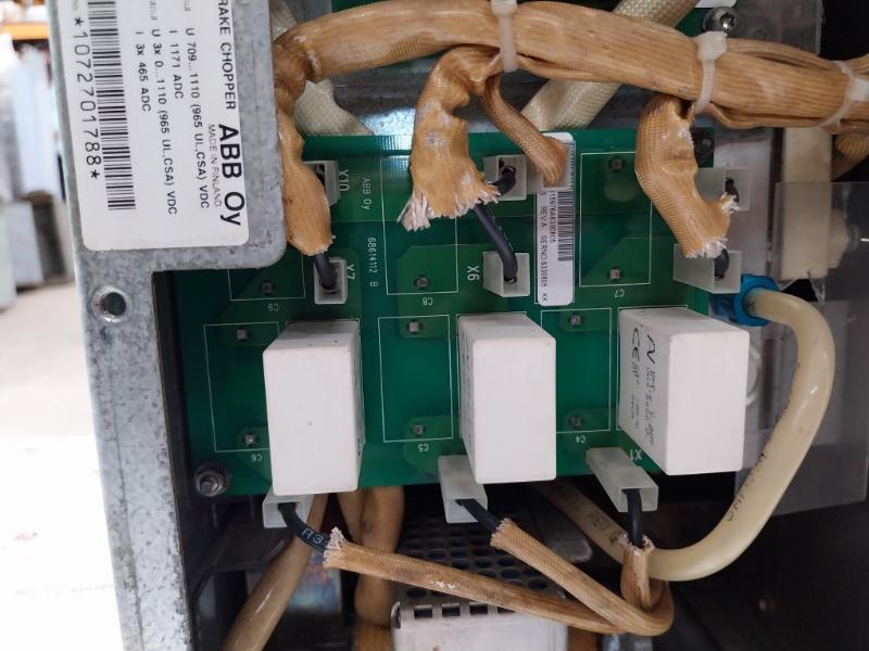 Abb Acs800-104Lc-0700-7+E205+Q950 Low Voltage Industrial Ac Drive 700 Adc 583 A