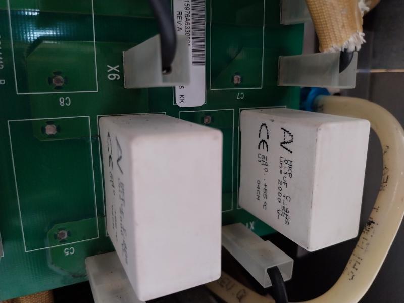 Abb Acs800-104Lc-0700-7+E205+Q950 Low Voltage Industrial Ac Drive 700 Adc 583 A