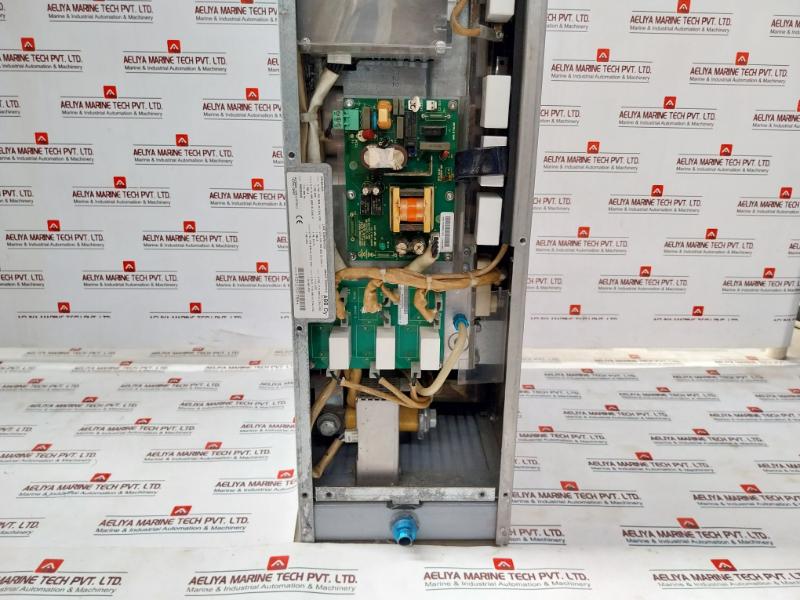 Abb Acs800-104Lc-0700-7+E205+Q950 Low Voltage Industrial Ac Drive 700 Adc 583 A