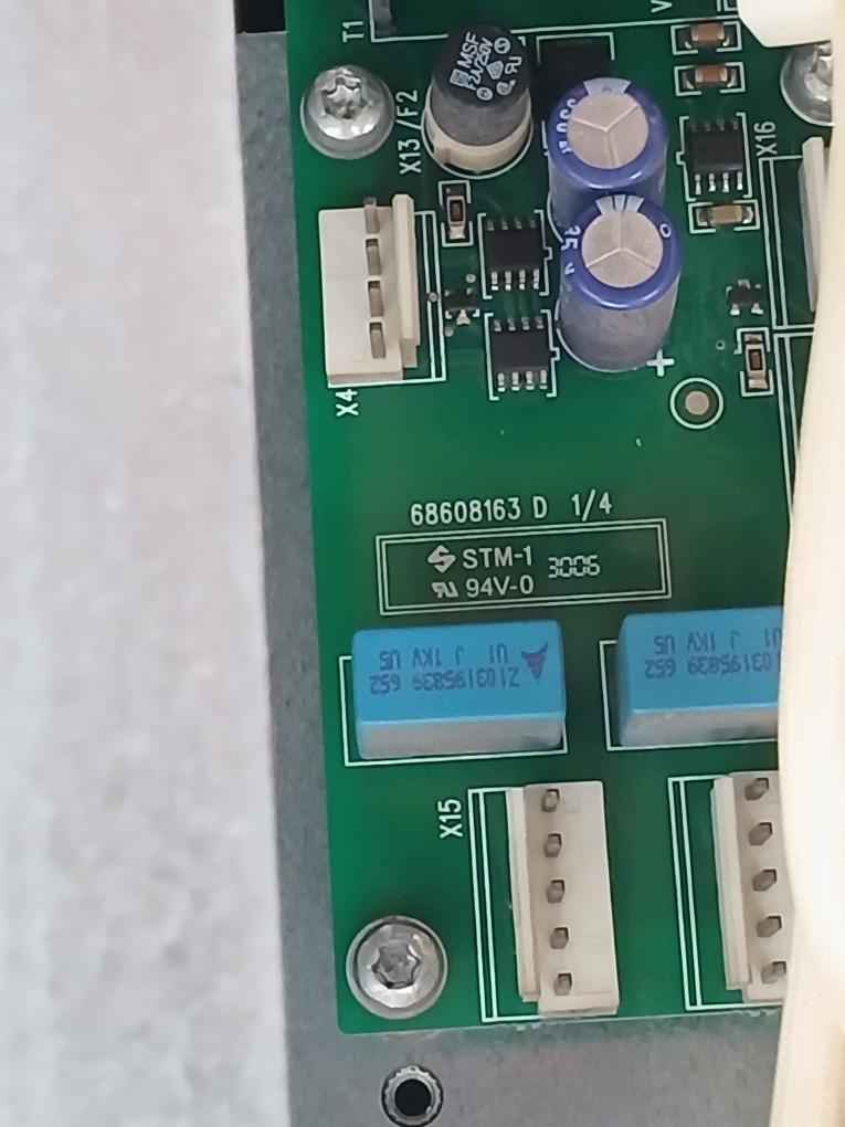 Abb Acs800-704Lc-2150-7 Frequency Converter 68648858 380–690V Ac 1796 A