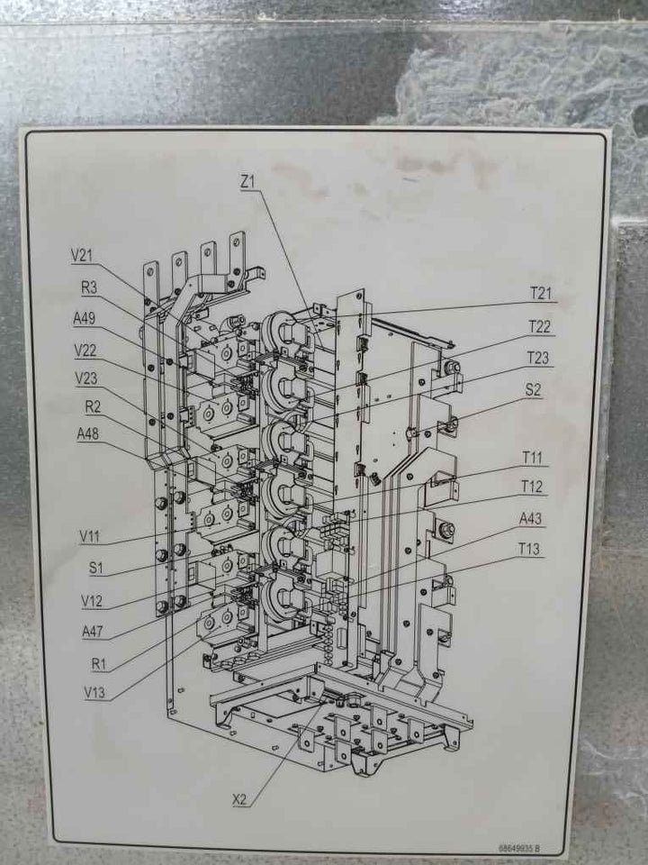 Abb Acs800-704Lc-2150-7 Frequency Converter 68648858 380–690V Ac 1796 A