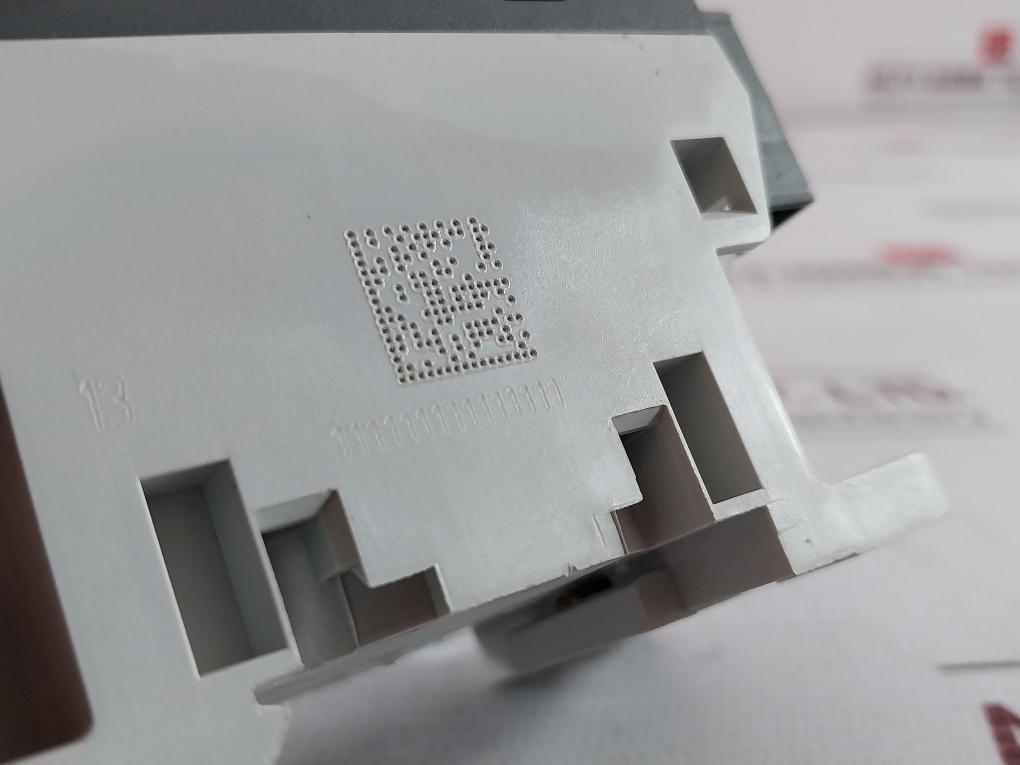 Abb Af16-30-01-13 Contactor 100-250V 50/60Hz-dc 690V 35A 6Kv 600Vac 30A