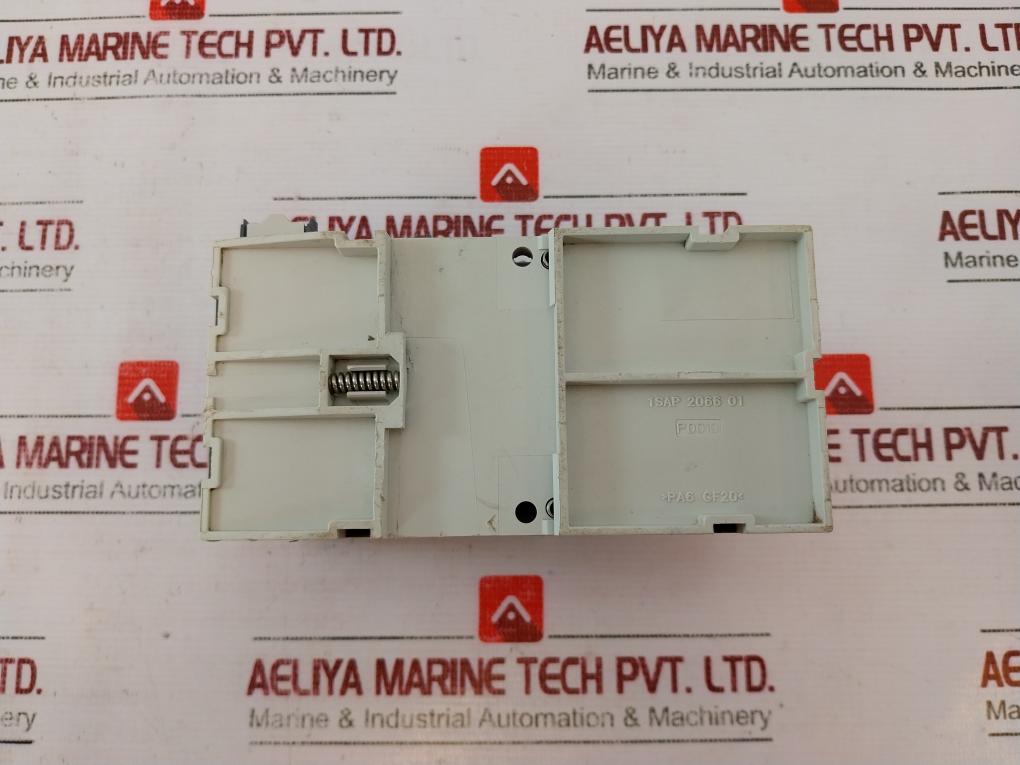 Abb Ax521 B4 Analog Input/Output Module 4Ai 4Ao 24Vdc