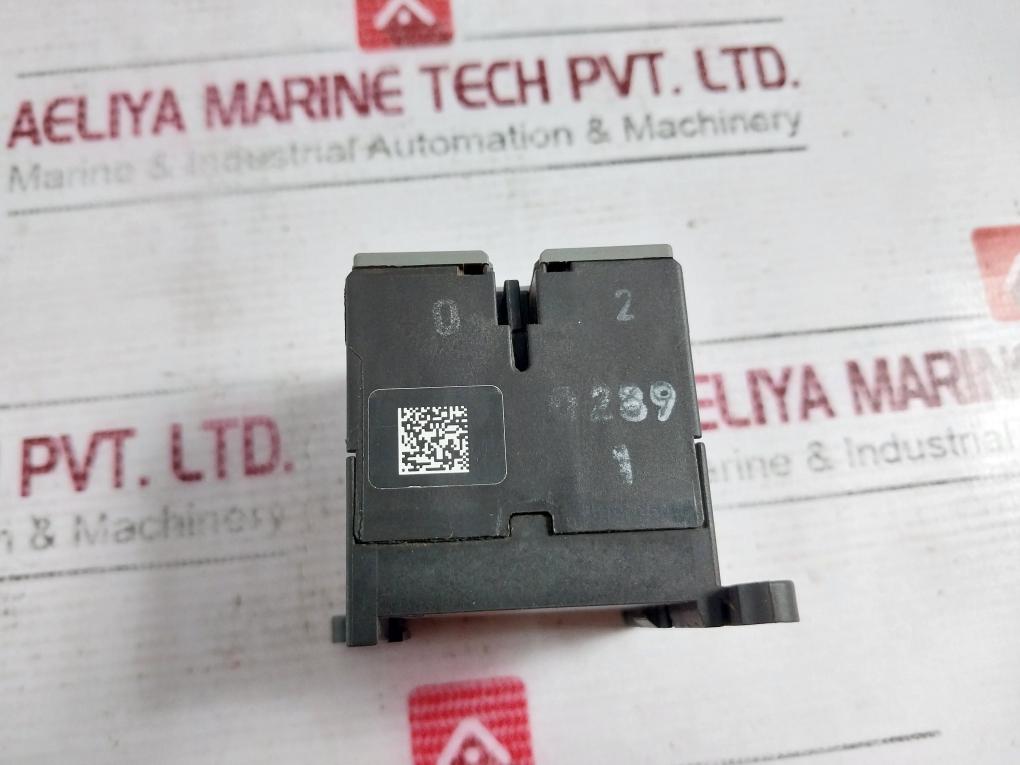 Abb B6-30-10 Mini Contactor Iec/En 60947-4-1 A001546 12A 300Vac 220-240V 40-450Hz