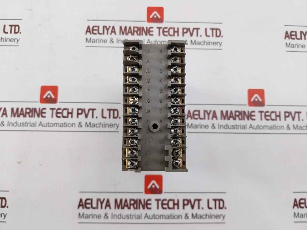 Abb C100/0100/Std Universal Process Controller 85-265Vac 50/60Hz