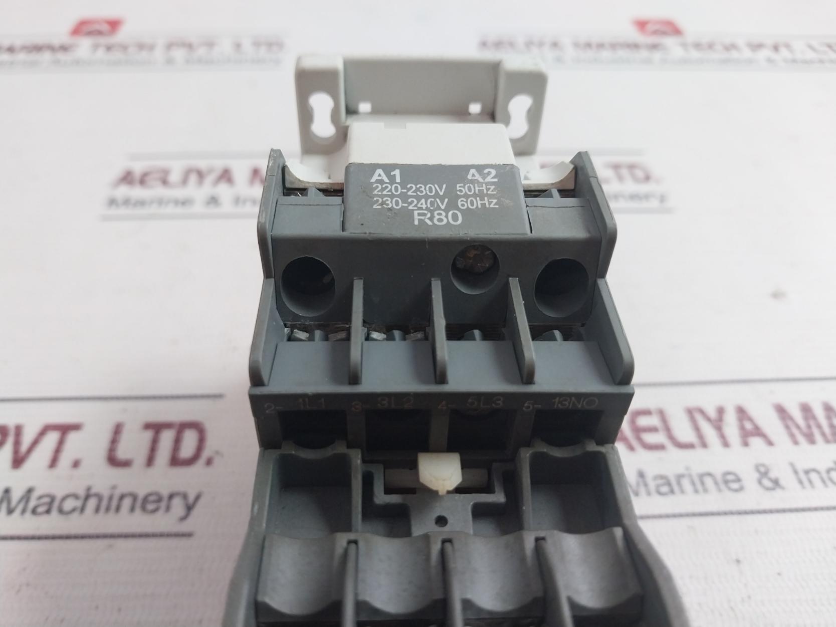 Abb Ca5-22E Auxiliary Contact Block 60/75°C 50-60Hz